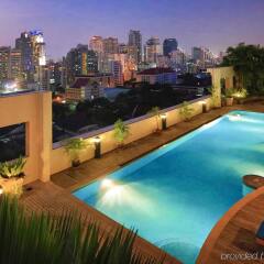 Отель Grand Asoke Residence Sukhumvit Бангкок бассейн