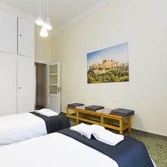 Апартаменты Hippy Decorated 2 Bedrooms Apartment Афины комната для гостей фото 4