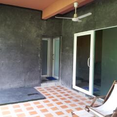 Отель Toff Lanta Guest House Ланта спа