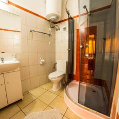 Top Hostel Pokoje Goscinne Закопане ванная