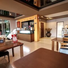 Отель Nida Rooms Grand Lat Krabang 11 гостиничный бар