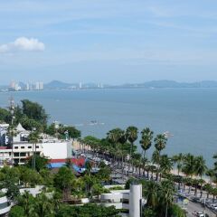 Отель Viewtalay Beachfront by ND пляж