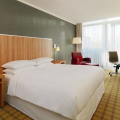 Отель Four Points By Sheraton Munich Central комната для гостей фото 5