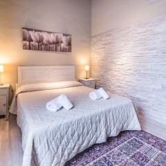 Отель A Few Steps to The Duomo Enchanting 2BD Apt Италия, Флоренция - отзывы, цены и фото номеров - забронировать отель A Few Steps to The Duomo Enchanting 2BD Apt онлайн комната для гостей фото 3