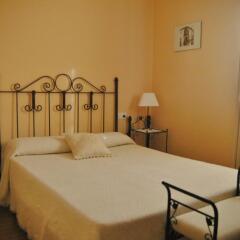 Отель Hostal Conde De La Encina Трухильо комната для гостей фото 2