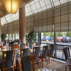 Отель Holiday Inn Helsinki - Vantaa Airport Финляндия, Вантаа - 9 отзывов об отеле, цены и фото номеров - забронировать отель Holiday Inn Helsinki - Vantaa Airport онлайн бассейн фото 2