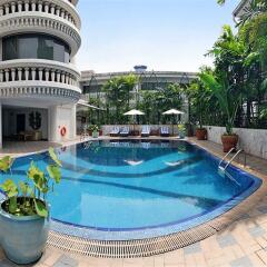 Отель Solitaire Bangkok Sukhumvit 11 бассейн фото 2
