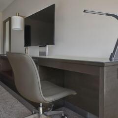 Отель Calgary Marriott Downtown Hotel Канада, Калгари - отзывы, цены и фото номеров - забронировать отель Calgary Marriott Downtown Hotel онлайн удобства в номере