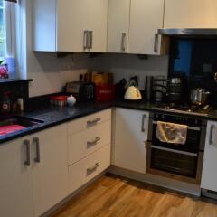 Отель 3 Bedroom Family Home Near The DLR в номере