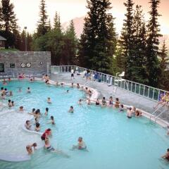 Отель Banff Caribou Lodge and Spa