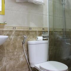 Отель CR Hotel Вьетнам, Нячанг - отзывы, цены и фото номеров - забронировать отель CR Hotel онлайн ванная