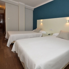 Отель Vista Alegre Hostal Кастро-Урдиалес фото 4