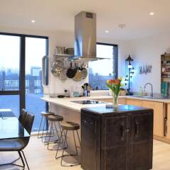 Отель Spacious Greenwich Flat в номере