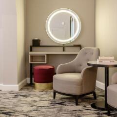 Отель The Trafalgar St. James London, Curio Collection by Hilton 5* Люкс Trafalgar с различными типами кроватей фото 2