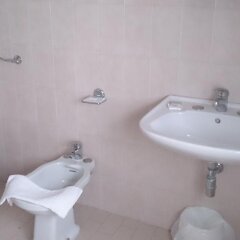 Hotel Cortina Римини ванная
