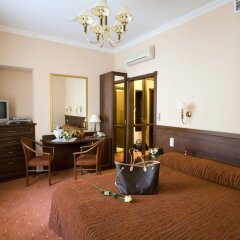 Гостиница Ermitage Hotel в Санкт-Петербурге 8 отзывов об отеле, цены и фото номеров - забронировать гостиницу Ermitage Hotel онлайн Санкт-Петербург комната для гостей фото 2
