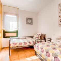 Отель Apartamento Vivalidays Mari Испания, Льорет-де-Мар - отзывы, цены и фото номеров - забронировать отель Apartamento Vivalidays Mari онлайн комната для гостей фото 2