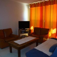 Отель Property With one Bedroom in Saint-hippolyte-le-graveyron, With Wonder комната для гостей