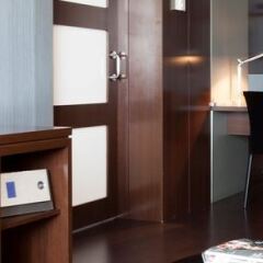 AC Hotel Porto by Marriott сейф в номере