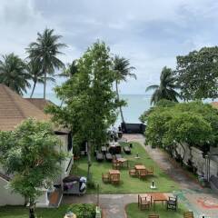 Отель The Briza Beach Resort, Samui парковка