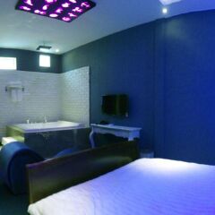 Love Point Hotel Adults Only развлечения