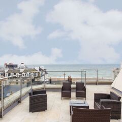 Апартаменты Brighton Beach Apartments пляж