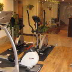 Отель Swiss Wellness Spa Resort фитнесс-зал