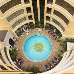 Отель Four Seasons Place Паттайя бассейн