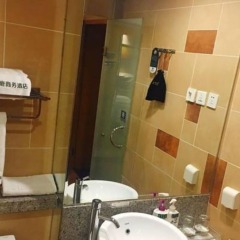 Отель Xi'an Feilu Business Hotel Китай, Сиань - отзывы, цены и фото номеров - забронировать отель Xi'an Feilu Business Hotel онлайн ванная фото 2