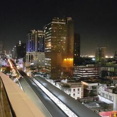 Отель Zenith Sukhumvit Бангкок балкон
