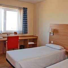 Hotel Travelodge Barcelona Fira комната для гостей фото 3
