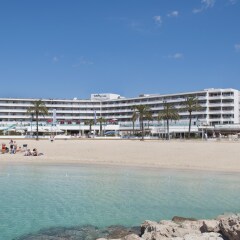Отель Sol Wave House Mallorca Испания, Магалуф - 1 отзыв об отеле, цены и фото номеров - забронировать отель Sol Wave House Mallorca онлайн пляж фото 2