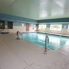 Отель Holiday Inn Express & Suites Ashland бассейн фото 2