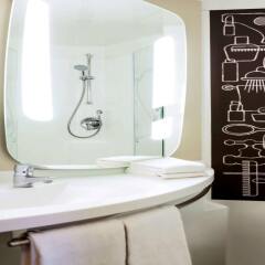Hotel Ibis Amsterdam City Stopera ванная фото 2
