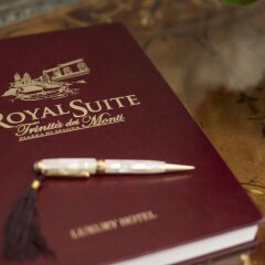 Отель Royal Suite Trinita Dei Monti Rome Италия, Рим - отзывы, цены и фото номеров - забронировать отель Royal Suite Trinita Dei Monti Rome онлайн гостиничный бар