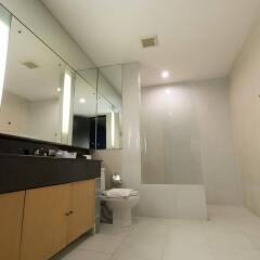 Отель Tonson Residence B Boutique ванная фото 2