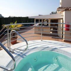 Отель H·TOP Royal Beach Испания, Льорет-де-Мар - 3 отзыва об отеле, цены и фото номеров - забронировать отель H·TOP Royal Beach онлайн бассейн фото 2