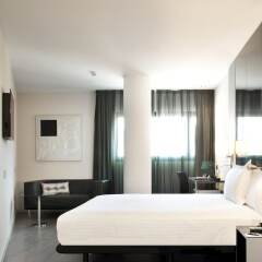 Отель AC Hotel Sants by Marriott Испания, Барселона - отзывы, цены и фото номеров - забронировать отель AC Hotel Sants by Marriott онлайн комната для гостей фото 3