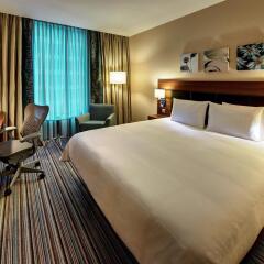 Отель Hilton Garden Inn Brussels City Centre Бельгия, Брюссель - 4 отзыва об отеле, цены и фото номеров - забронировать отель Hilton Garden Inn Brussels City Centre онлайн комната для гостей фото 2