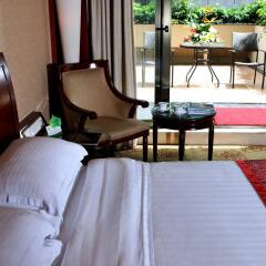 Отель Shenzhen Hongfeng Hotel (Luohu Branch) Китай, Гонконг - отзывы, цены и фото номеров - забронировать отель Shenzhen Hongfeng Hotel (Luohu Branch) онлайн балкон