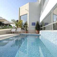 Angela Suites Boutique Hotel бассейн фото 2