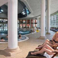 Отель Dr. Adler Spa & Kurhotel Чехия, Франтишкови-Лазне - отзывы, цены и фото номеров - забронировать отель Dr. Adler Spa & Kurhotel онлайн бассейн фото 2