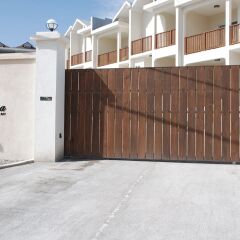 Отель Nianna Coral Bay Stunning Townhouse парковка