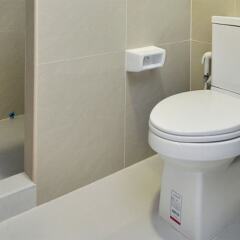 Отель ZEN Rooms Pridi 14 ванная