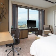 Отель The Westin Singapore удобства в номере фото 2