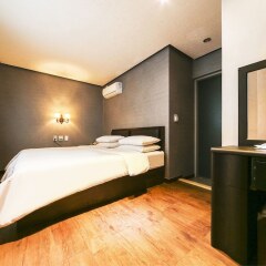 DH Naissance Hotel Dongdaemun сейф в номере
