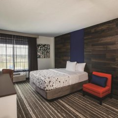 La Quinta Inn & Suites by Wyndham Owasso in Owasso, United States of America from 116$, photos, reviews - zenhotels.com guestroom photo 4