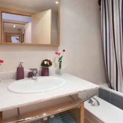 Отель Apartamento Vivalidays Mei Испания, Льорет-де-Мар - отзывы, цены и фото номеров - забронировать отель Apartamento Vivalidays Mei онлайн ванная фото 2
