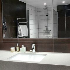 Отель Novotel Göteborg Швеция, Гётеборг - 1 отзыв об отеле, цены и фото номеров - забронировать отель Novotel Göteborg онлайн ванная фото 2