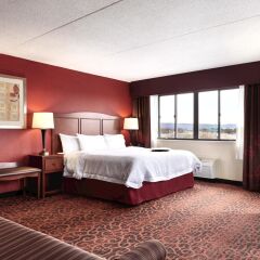 Отель Hampton Inn Frederick комната для гостей фото 2